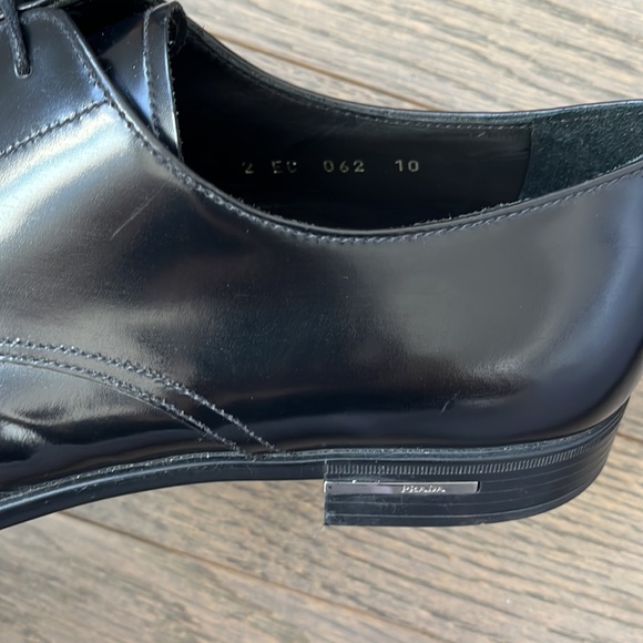Prada Smooth Leather Lace-Up Dress Shoes with Toe Cap Detail - Picture 9 of 9